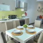 Bright & Large 2bedrooms In Center Mpor1-1 شقة *