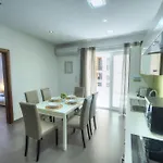 Bright & Large 2bedrooms In Center Mpor1-1 *
