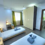 Bright & Large 2bedrooms In Center Mpor1-1 شقة سليمة