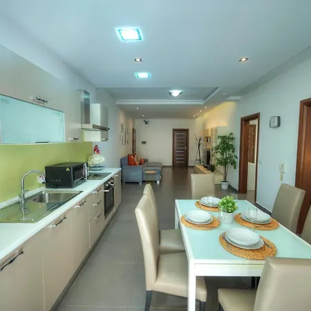 Bright & Large 2bedrooms In Center Mpor1-1