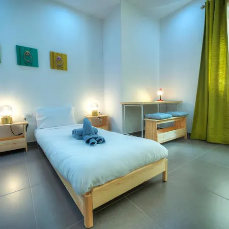 Bright & Large 2bedrooms In Center Mpor1-1 * Sliema