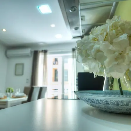 Bright & Large 2bedrooms In Center Mpor1-1 Appartement