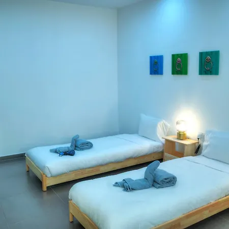 Bright & Large 2bedrooms In Center Mpor1-1 דירה