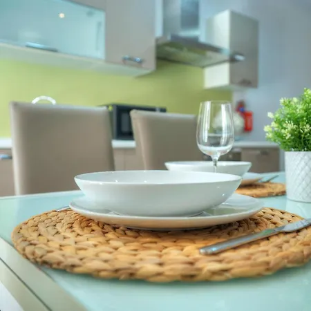 Lägenhet Bright & Large 2bedrooms In Center Mpor1-1